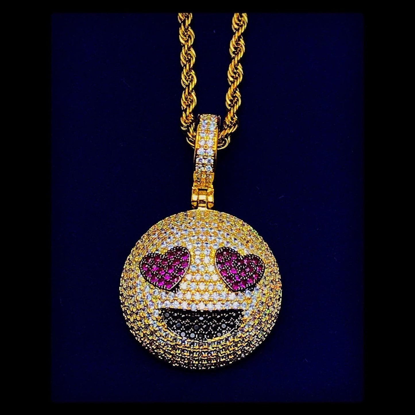 šHeart Face Emoji Yellow Gold Color Pendant