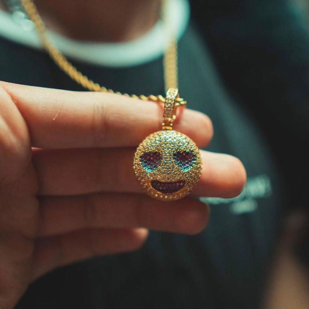 šHeart Face Emoji Yellow Gold Color Pendant